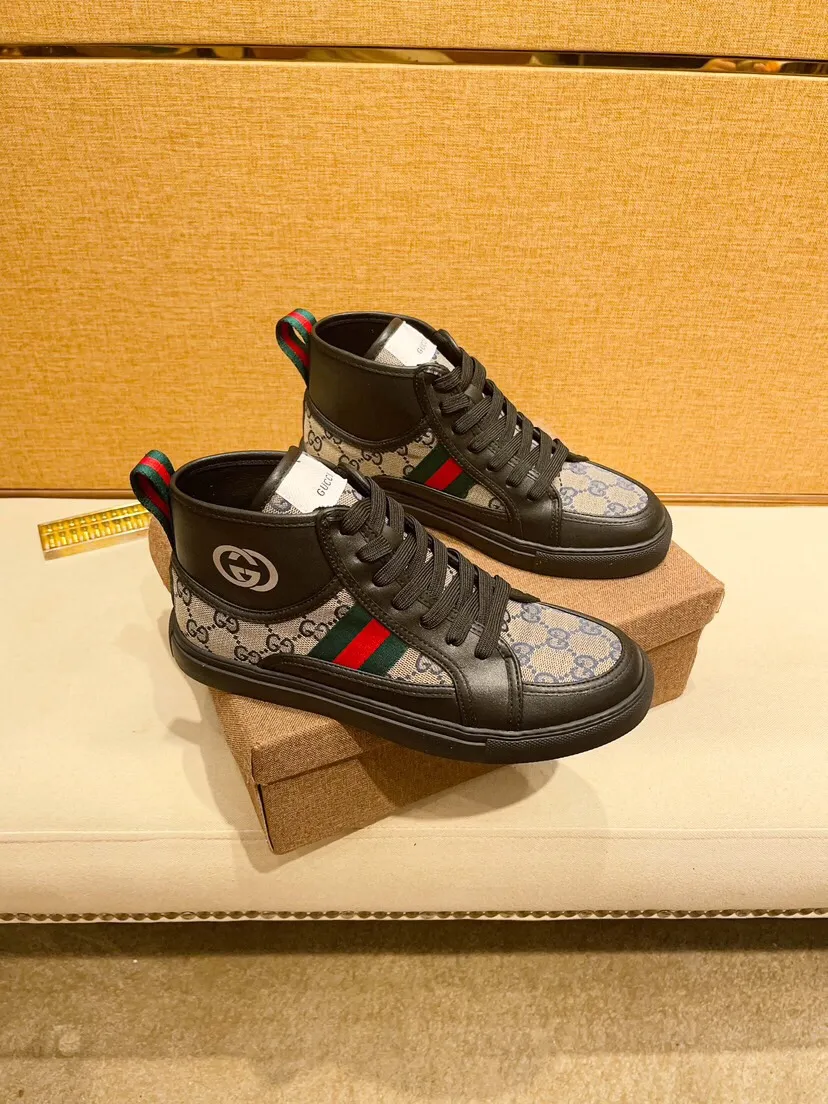 Factory price 440 [Gucci] Gucci's latest high-top casual Korean-style men's shoes, brand new autumn and winter design, perfect workmanship, cabinet quality, upper: cowhide material, leather lining; soft and comfortable, rubber outsole ultra-light, wear-resistant, simple, versatile fashion men's shoes, color optional, size 38--44